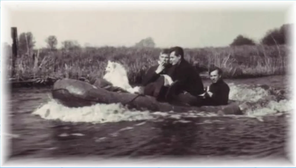 Bordhund-Puschkin-Hauptgefreiter-Landungsboot-Salamander-1968-08